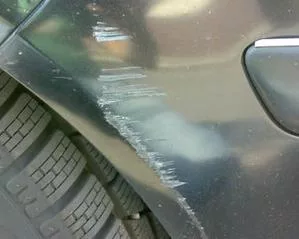 Graffi e segni sulla carrozzeria