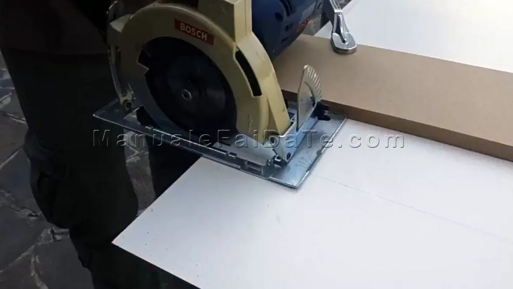 Taglio sega circolare con guida
